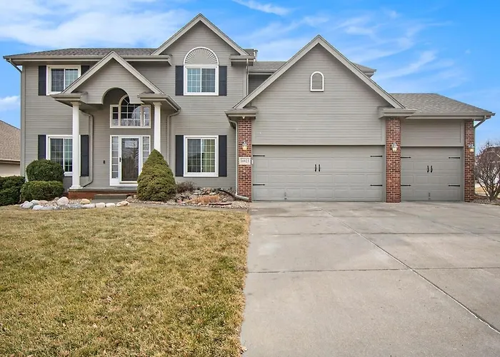 Relax In Style 5Br Home Hot Tub & Games